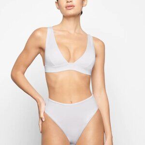 NWT Skims SWIM PLUNGE BIKINI TOP in marble size large